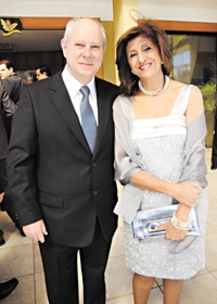 No casamento da sobrinha Marília: casal Antônio Carlos Bettarello - Aparecida Helena